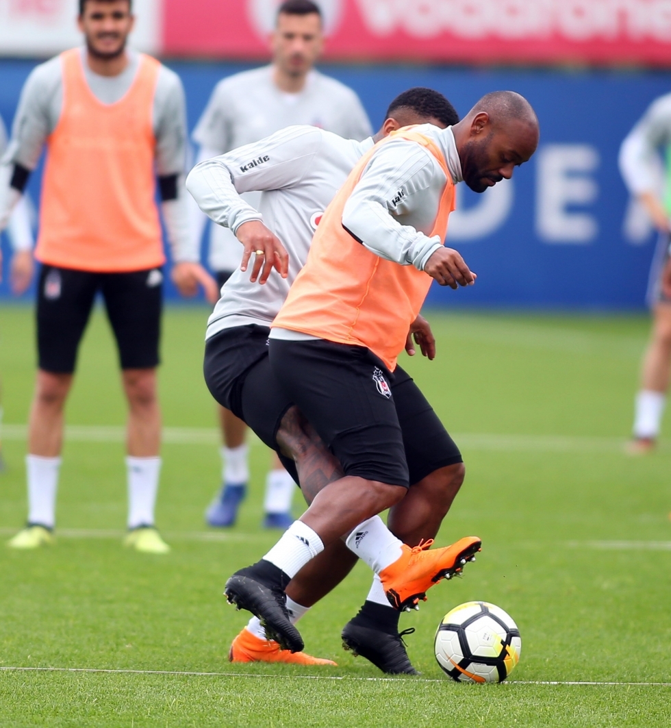 Beşiktaş'ın sabah antrenmanından kareler - Görsel 16