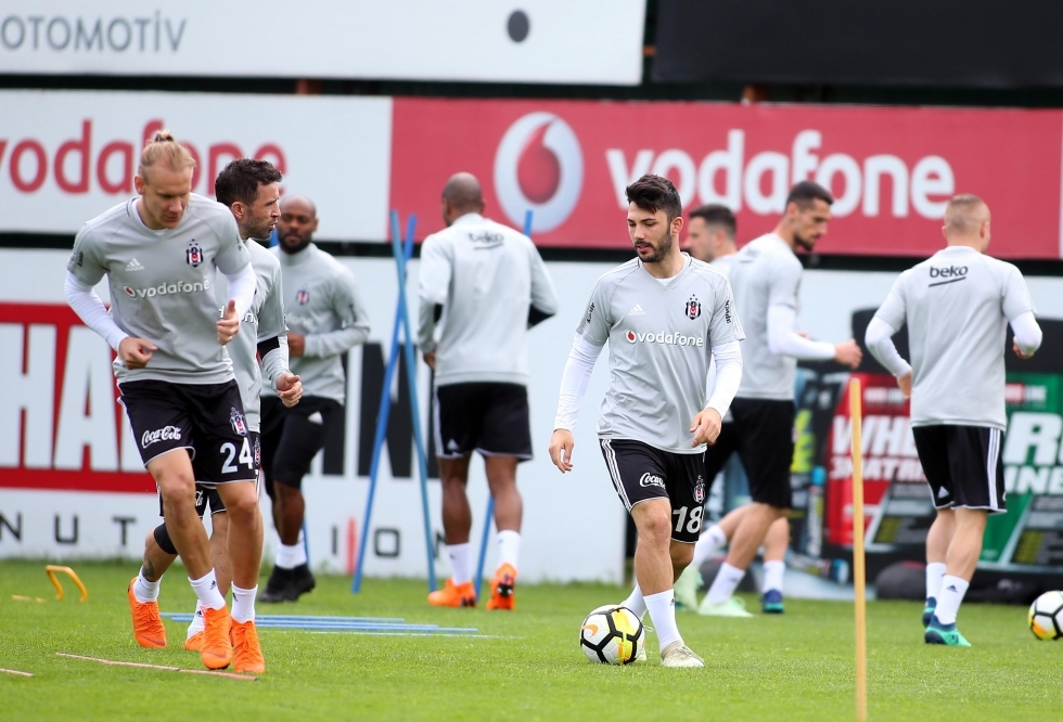 Beşiktaş'ın sabah antrenmanından kareler - Görsel 2