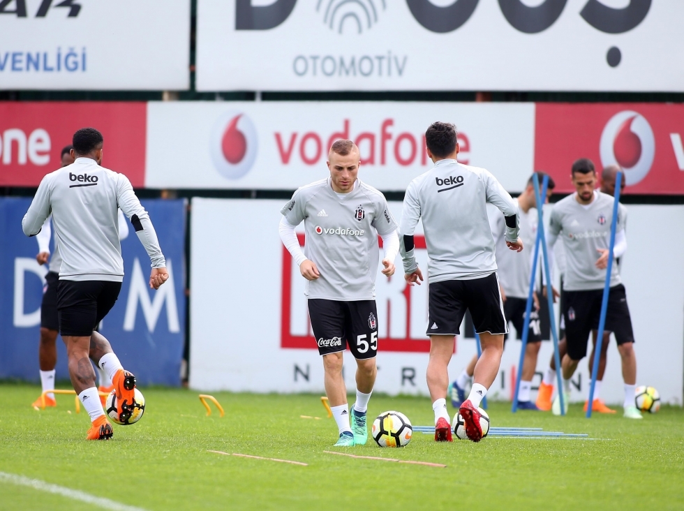 Beşiktaş'ın sabah antrenmanından kareler - Görsel 3