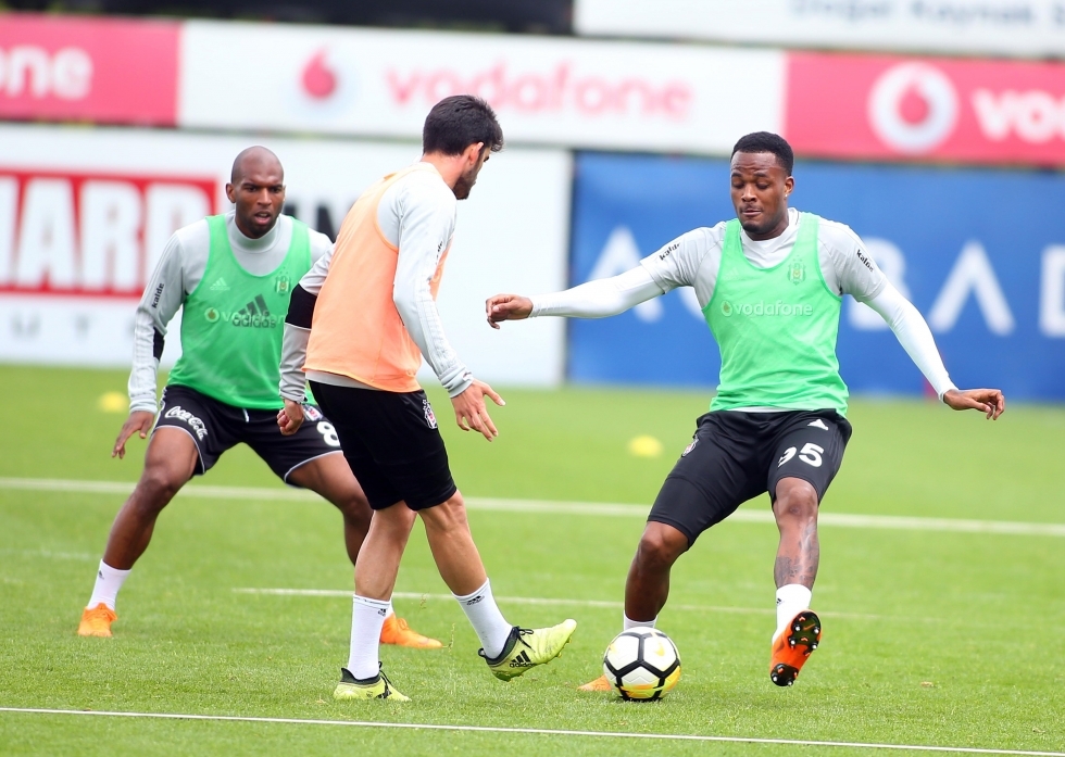 Beşiktaş'ın sabah antrenmanından kareler - Görsel 8