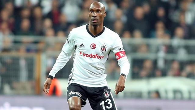 Beşiktaş’la sözleşme yenilemeyeceği konuşulan Atiba Hutchinson! 5 koca yıl, 2 kupa, 3 çocuk - Görsel 2