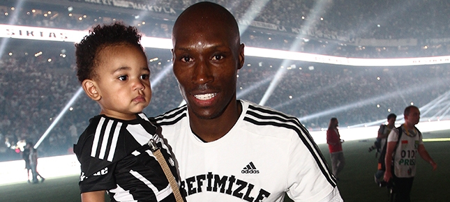 Beşiktaş’la sözleşme yenilemeyeceği konuşulan Atiba Hutchinson! 5 koca yıl, 2 kupa, 3 çocuk - Görsel 5