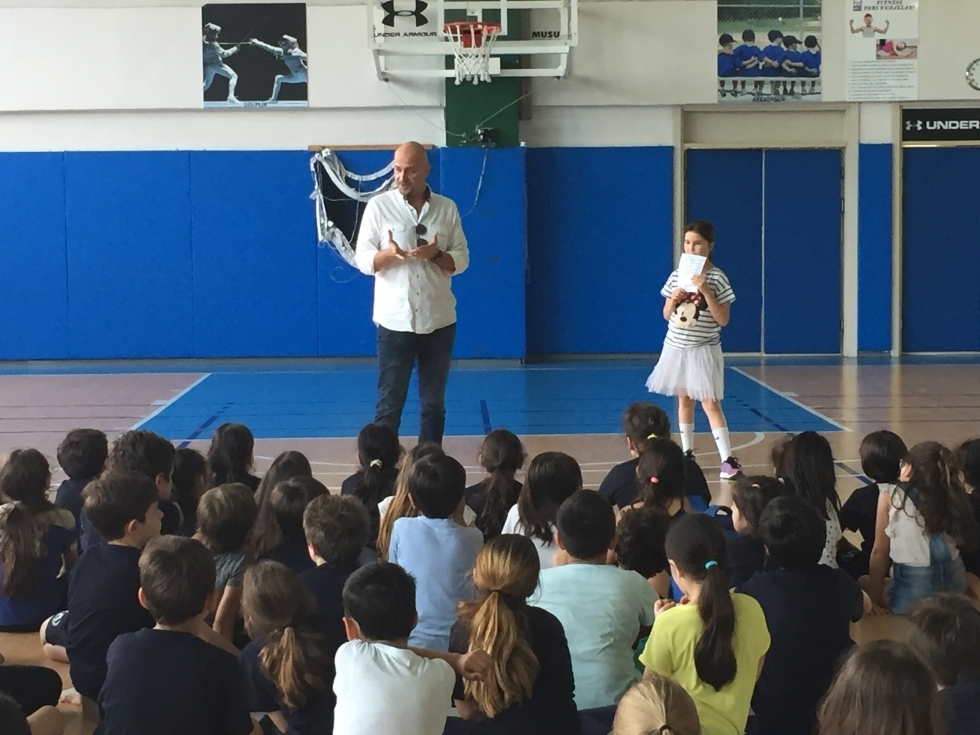 Beşiktaş Sompo Japan'ın yardımcı antrenörü Gökhan Güney, öğrencilerle bir araya geldi - Görsel 2