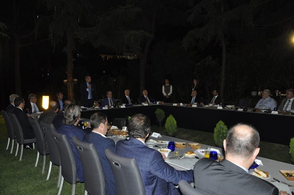 Fikret Orman Kulüpler Birliği Vakfı üyelerine iftar daveti verdi! İşte davetten kareler... - Görsel 3
