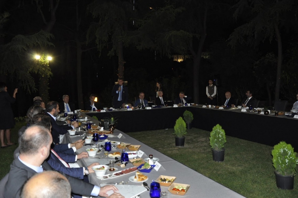Fikret Orman Kulüpler Birliği Vakfı üyelerine iftar daveti verdi! İşte davetten kareler... - Görsel 4