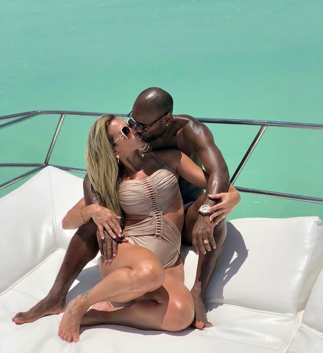 Vagner Love ve eşinin “ikinci balayı” görünümlü tatili ❤ - Görsel 7