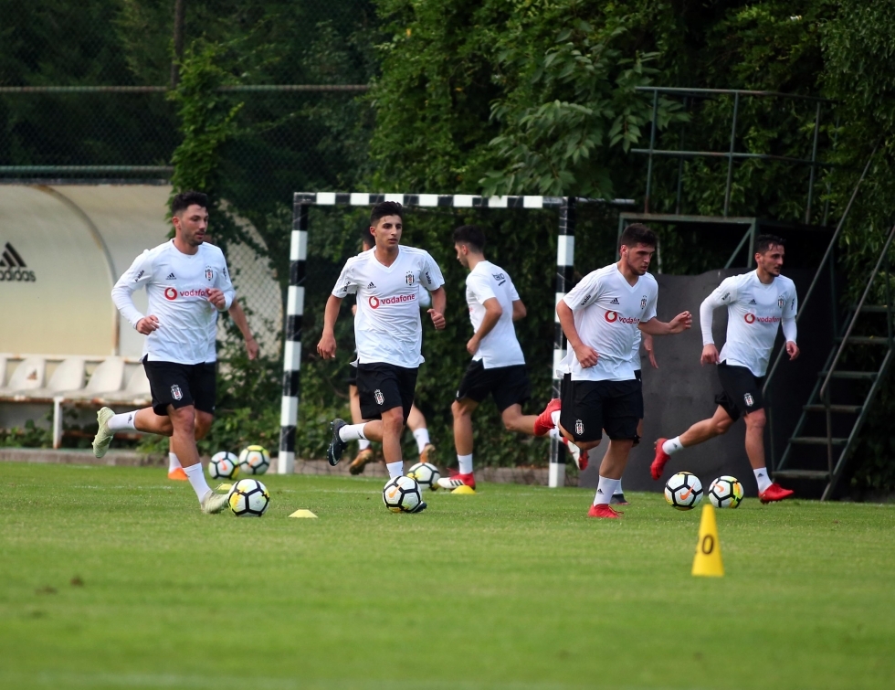 Beşiktaş yeni sezon hazırlıklarına başladı! İşte antrenmandan kareler... - Görsel 12