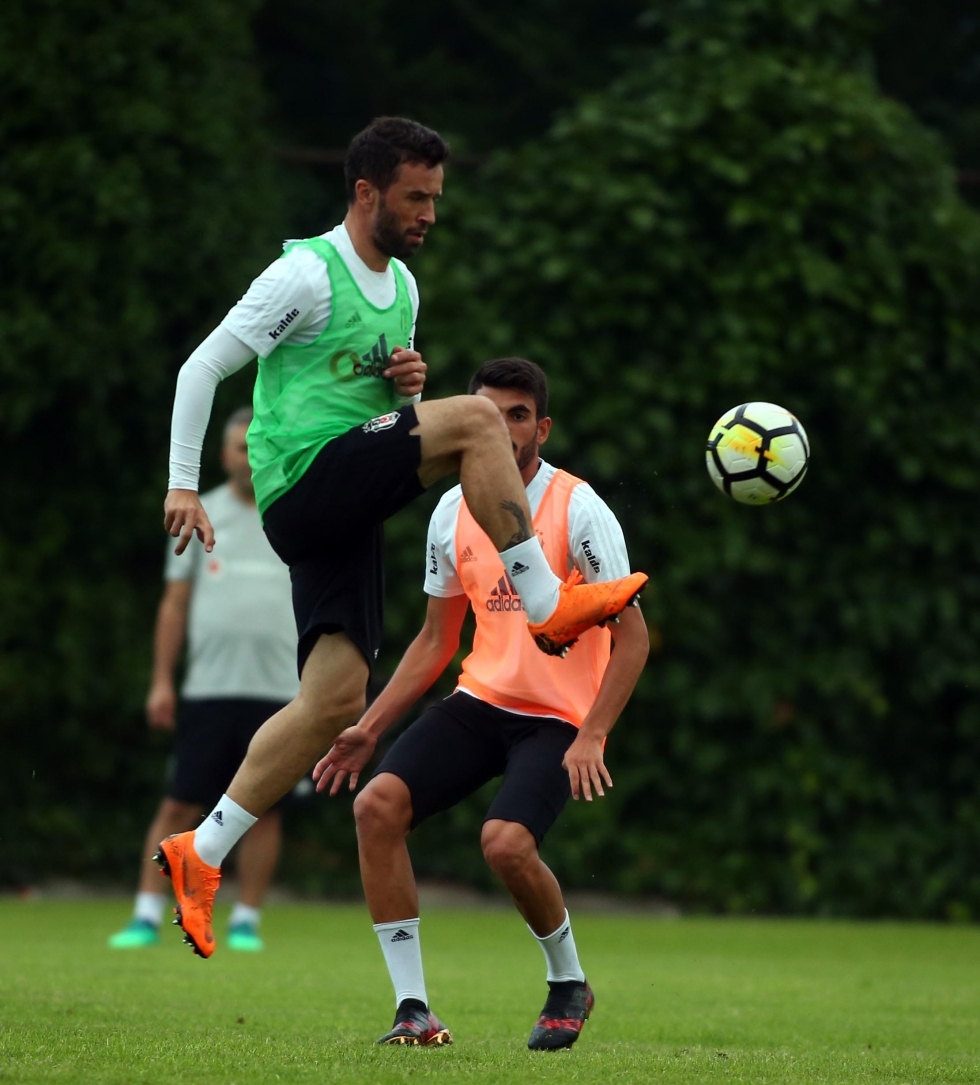 Beşiktaş yeni sezon hazırlıklarına başladı! İşte antrenmandan kareler... - Görsel 13