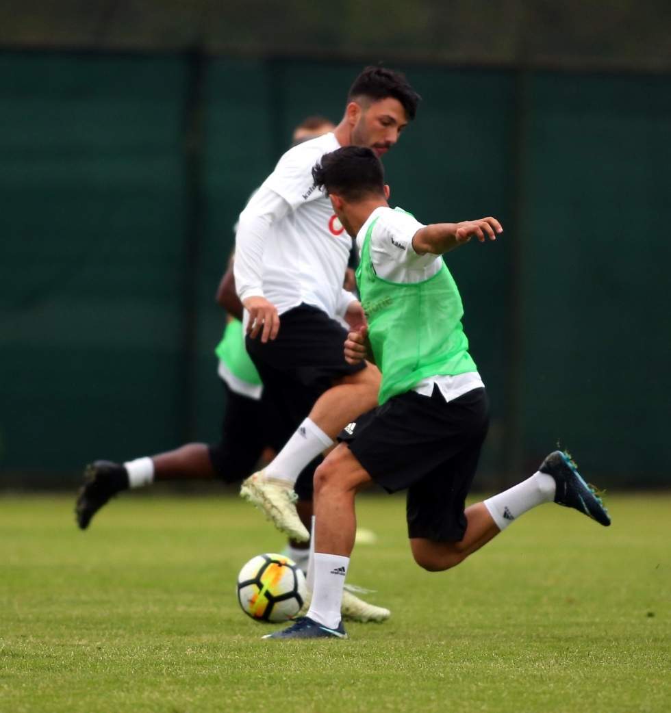 Beşiktaş yeni sezon hazırlıklarına başladı! İşte antrenmandan kareler... - Görsel 6