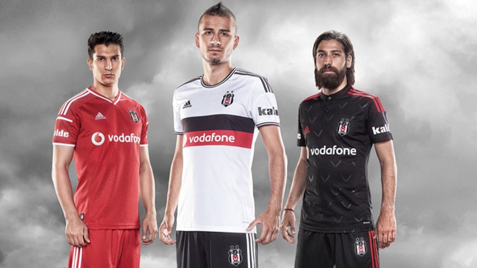 Beşiktaş’ın 2018-2019 sezonu formaları, Çarşamba günü tanıtılacak. Peki son 10 sezonun formaları nasıldı? İşte o formalar  - Görsel 13