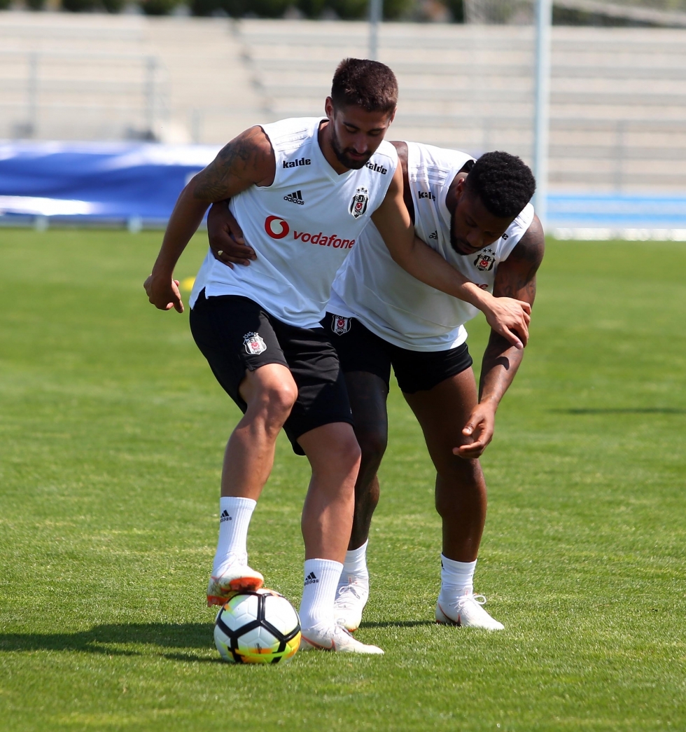 Beşiktaş Slovakya'da yeni sezon hazırlıklarını sürdürüyor. İşte antrenmandan kareler - Görsel 24