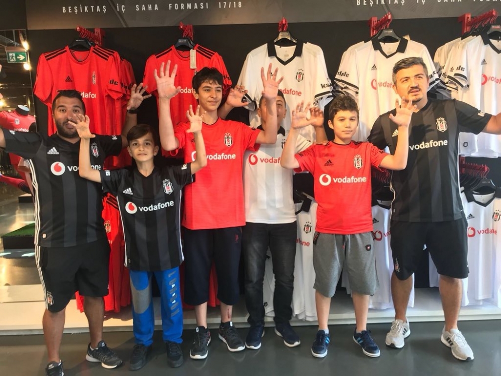 Beşiktaş’ın yeni sezon formaları satışta! İşte ilk fotoğraflar - Görsel 7