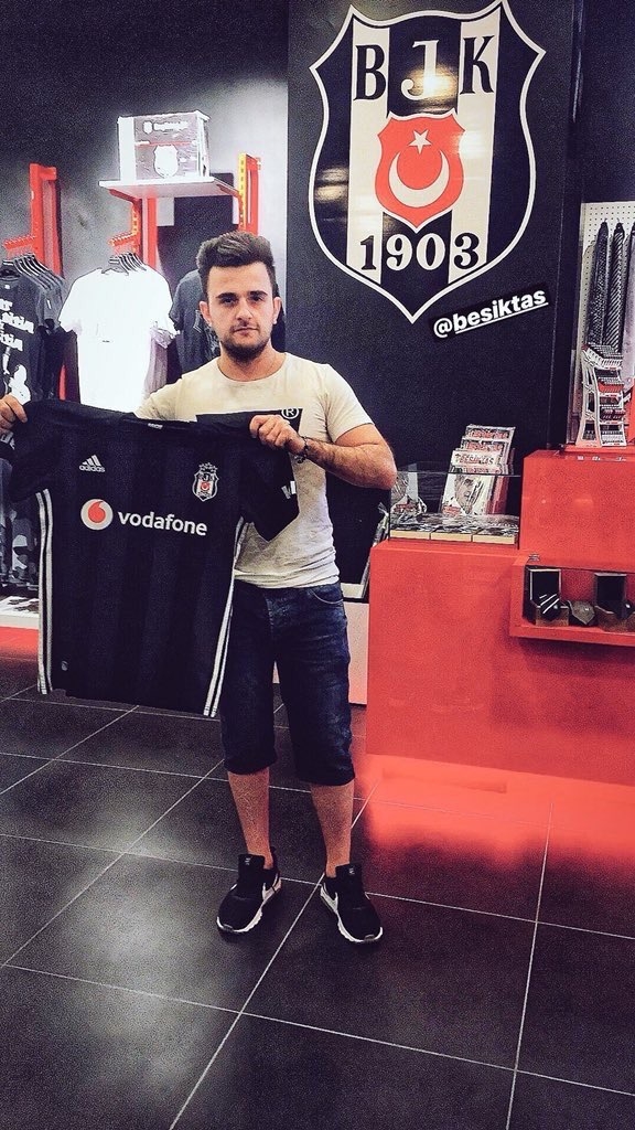 Beşiktaş’ın yeni sezon formaları satışta! İşte ilk fotoğraflar - Görsel 8