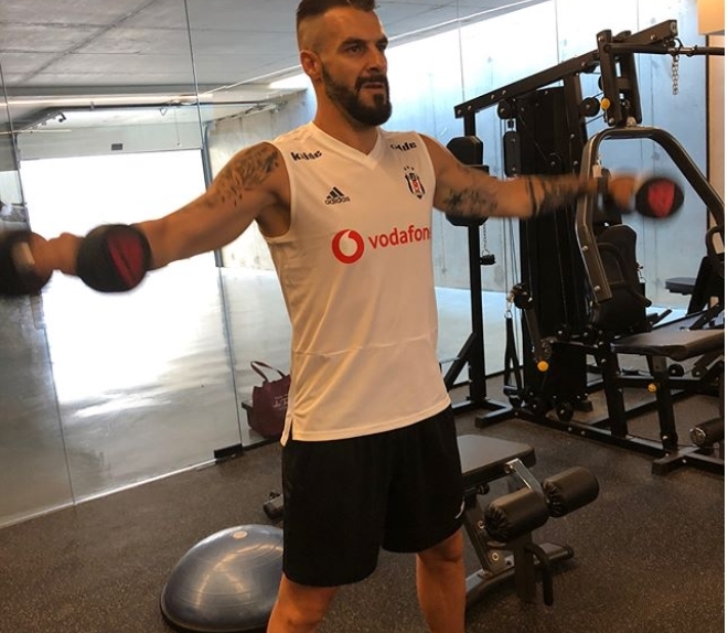 Alvaro Negredo bireysel çalışmalarına devam ediyor! - Görsel 2