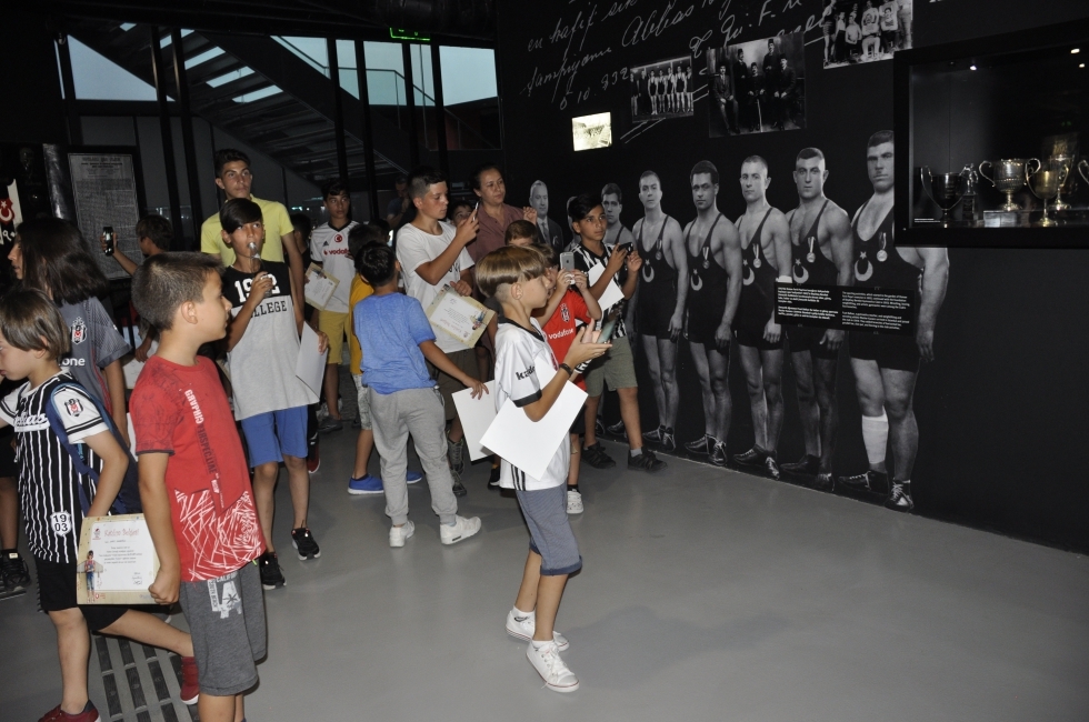 Geleceğin KaraKartalları Beşiktaş JK Müzesini ziyaret etti - Görsel 6