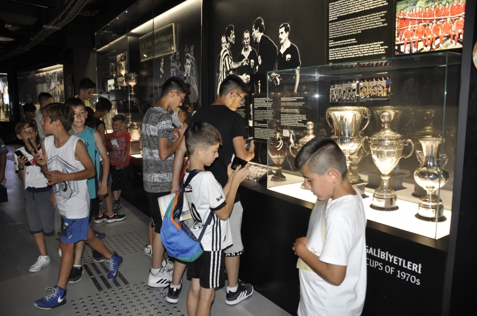 Geleceğin KaraKartalları Beşiktaş JK Müzesini ziyaret etti - Görsel 9