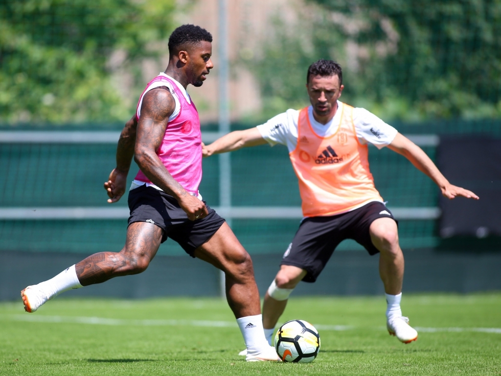 Beşiktaş'ın sabah antrenmanından kareler - Görsel 16