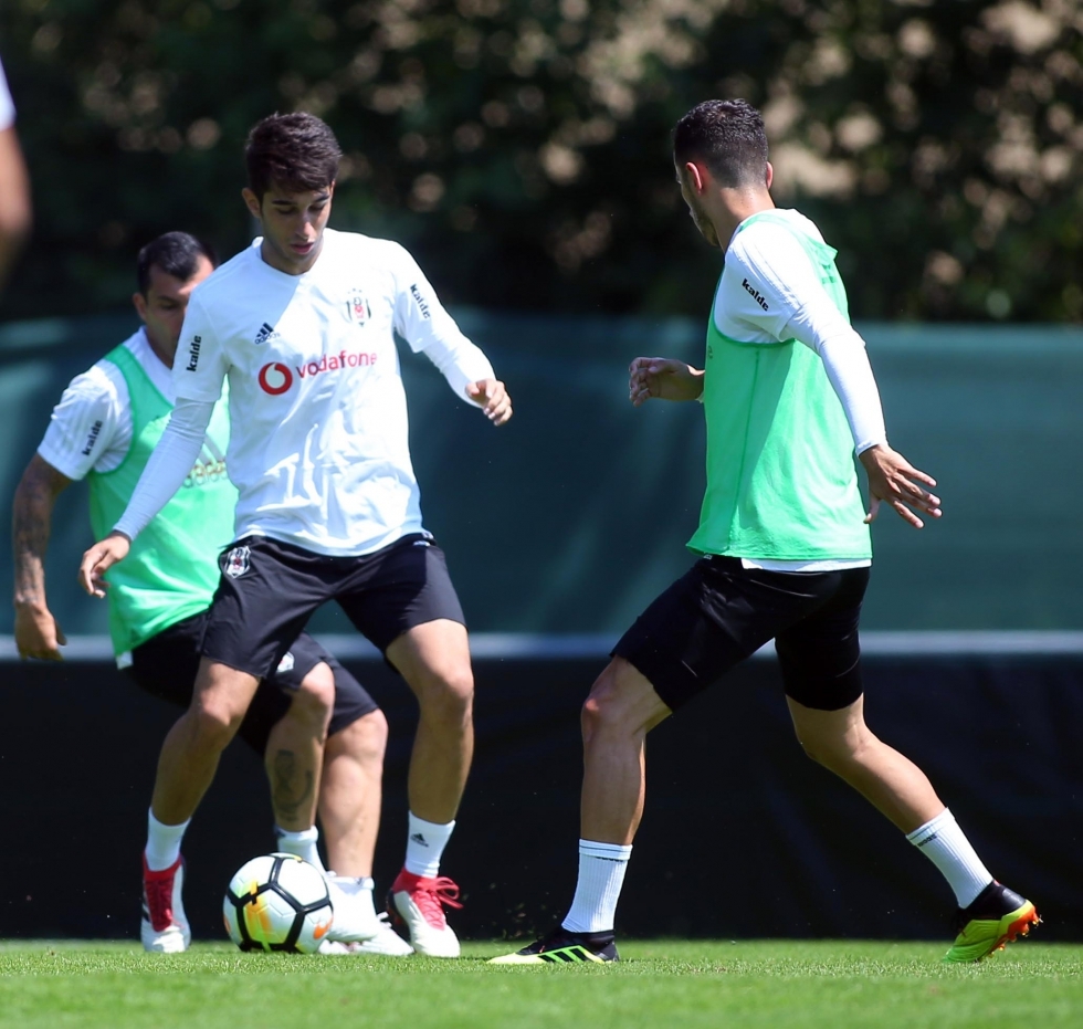 Beşiktaş'ın sabah antrenmanından kareler - Görsel 19