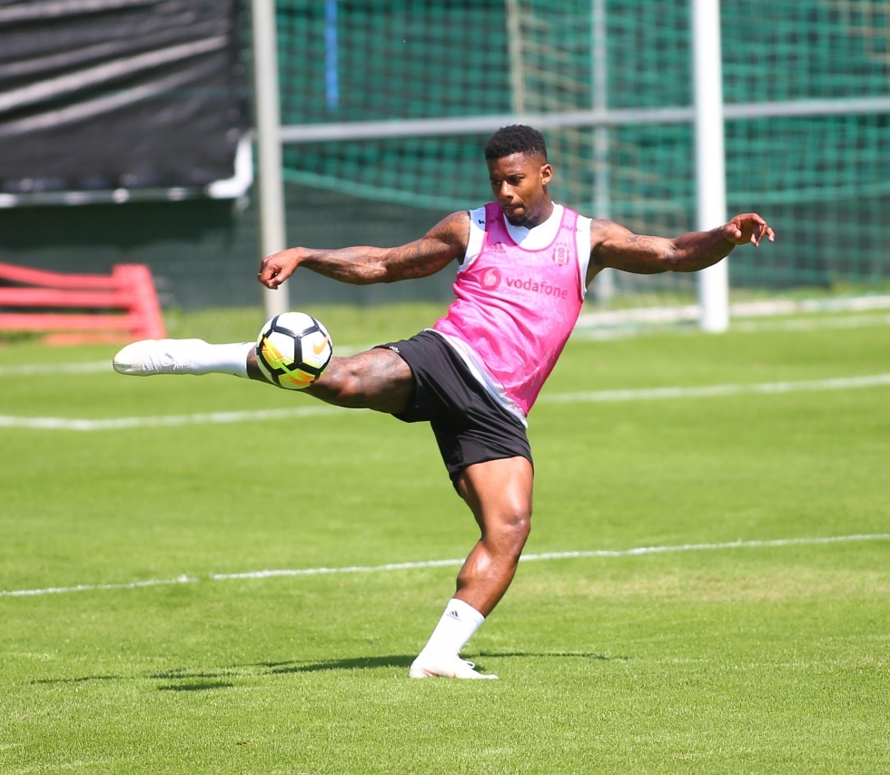 Beşiktaş'ın sabah antrenmanından kareler - Görsel 21