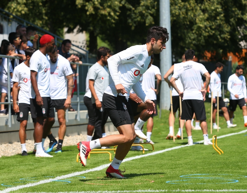 Beşiktaş'ın sabah antrenmanından kareler - Görsel 22
