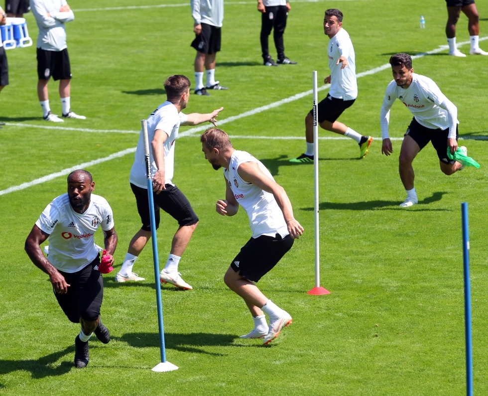 Beşiktaş'ın sabah antrenmanından kareler - Görsel 26