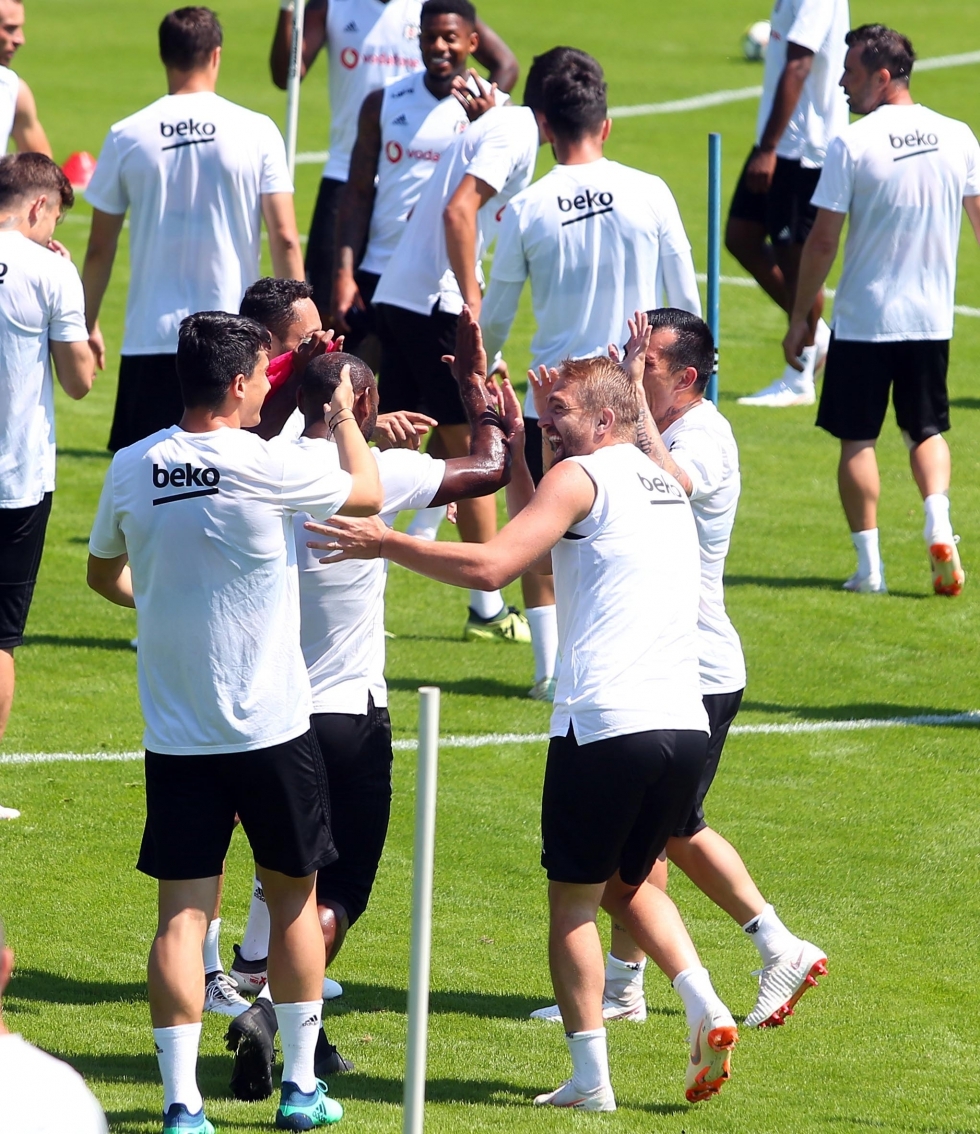 Beşiktaş'ın sabah antrenmanından kareler - Görsel 27
