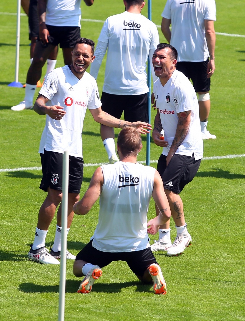 Beşiktaş'ın sabah antrenmanından kareler - Görsel 28