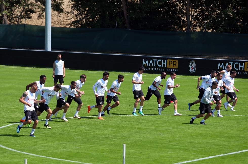 Beşiktaş'ın sabah antrenmanından kareler - Görsel 4