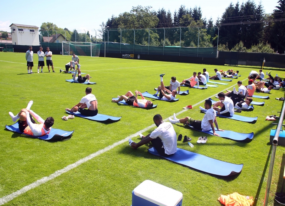 Beşiktaş'ın sabah antrenmanından kareler - Görsel 9