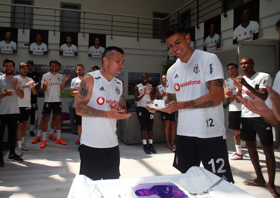 Gary Medel’in doğum günü kutlandı - Görsel 11