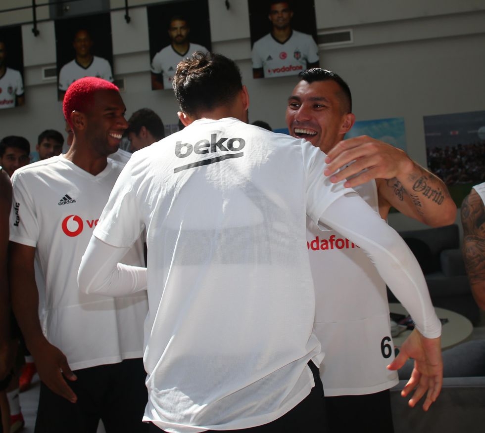 Gary Medel’in doğum günü kutlandı - Görsel 3