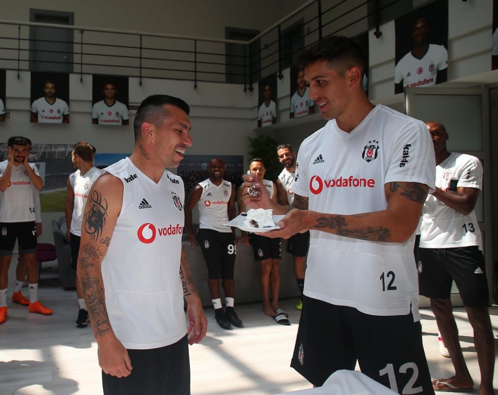 Gary Medel’in doğum günü kutlandı - Görsel 9