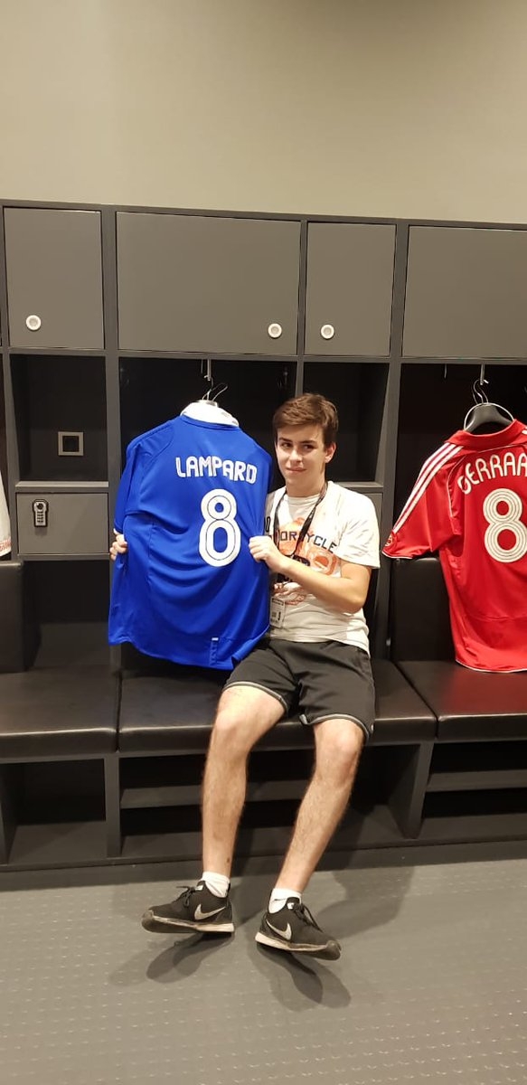 İstanbul’u gezmeye gelen bir İngiliz turistin Beşiktaş aşkı ❤ - Görsel 2