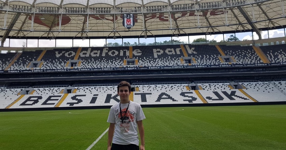 İstanbul’u gezmeye gelen bir İngiliz turistin Beşiktaş aşkı ❤ - Görsel 4