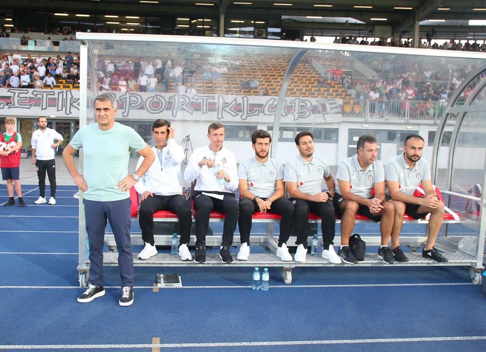 İşte LASK Linz - Beşiktaş mücadelesinin ilk yarısından kareler - Görsel 18