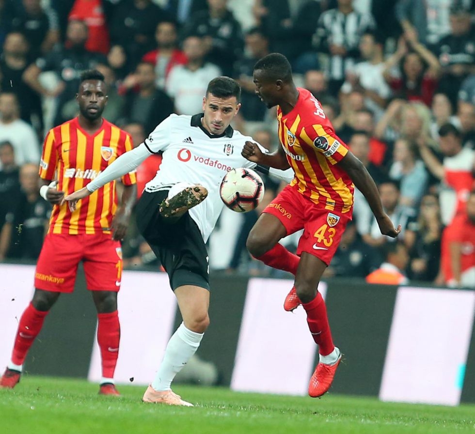 Beşiktaş - Kaysersipor maçının ilk yarısından kareler - Görsel 19