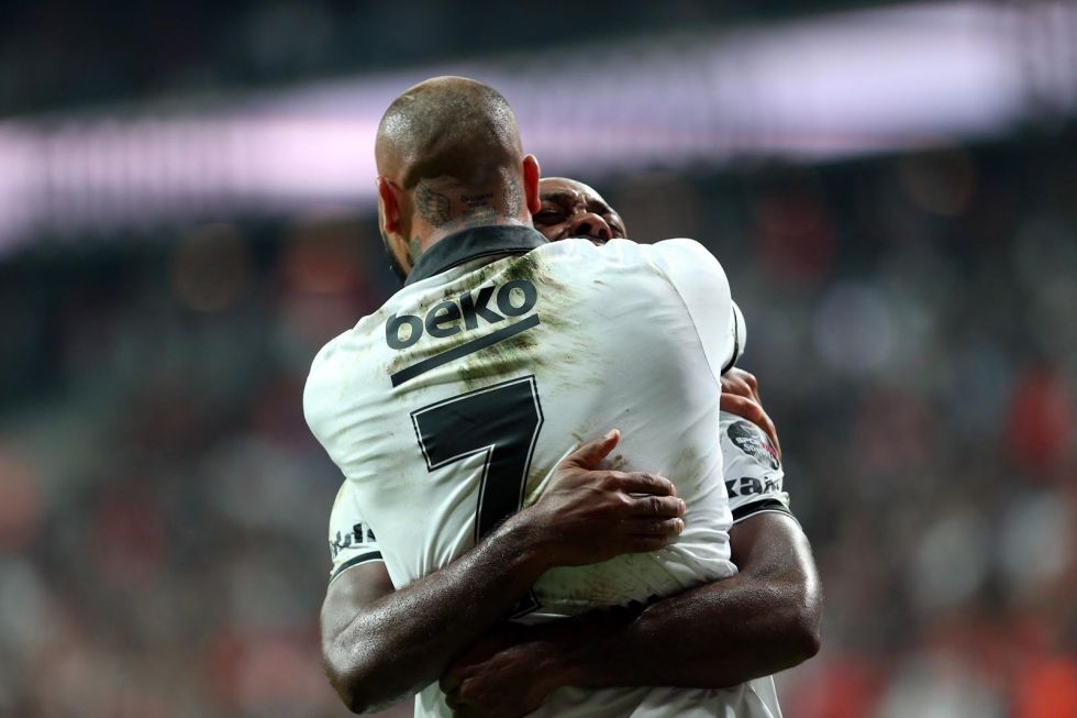 Beşiktaş - Kaysersipor maçının ilk yarısından kareler - Görsel 2