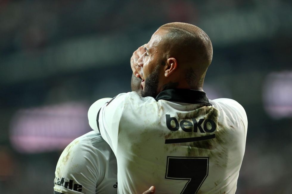 Beşiktaş - Kaysersipor maçının ilk yarısından kareler - Görsel 3