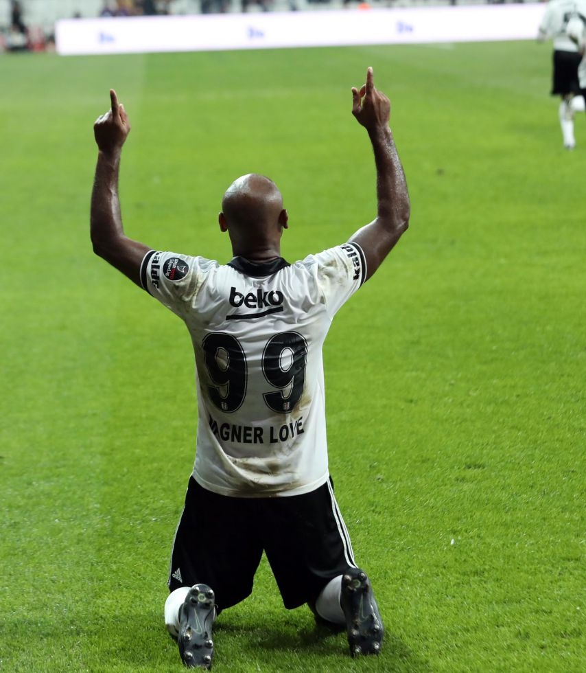 Beşiktaş - Kaysersipor maçının ilk yarısından kareler - Görsel 5