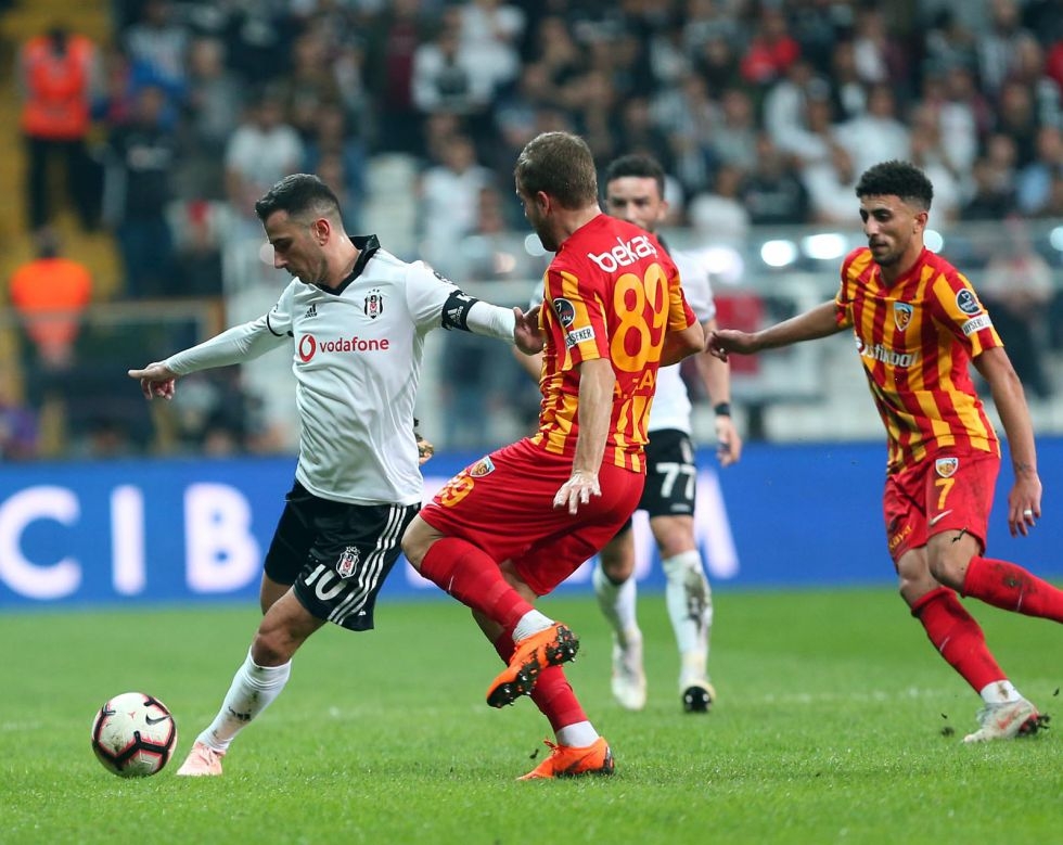 Beşiktaş - Kaysersipor maçının ilk yarısından kareler - Görsel 6