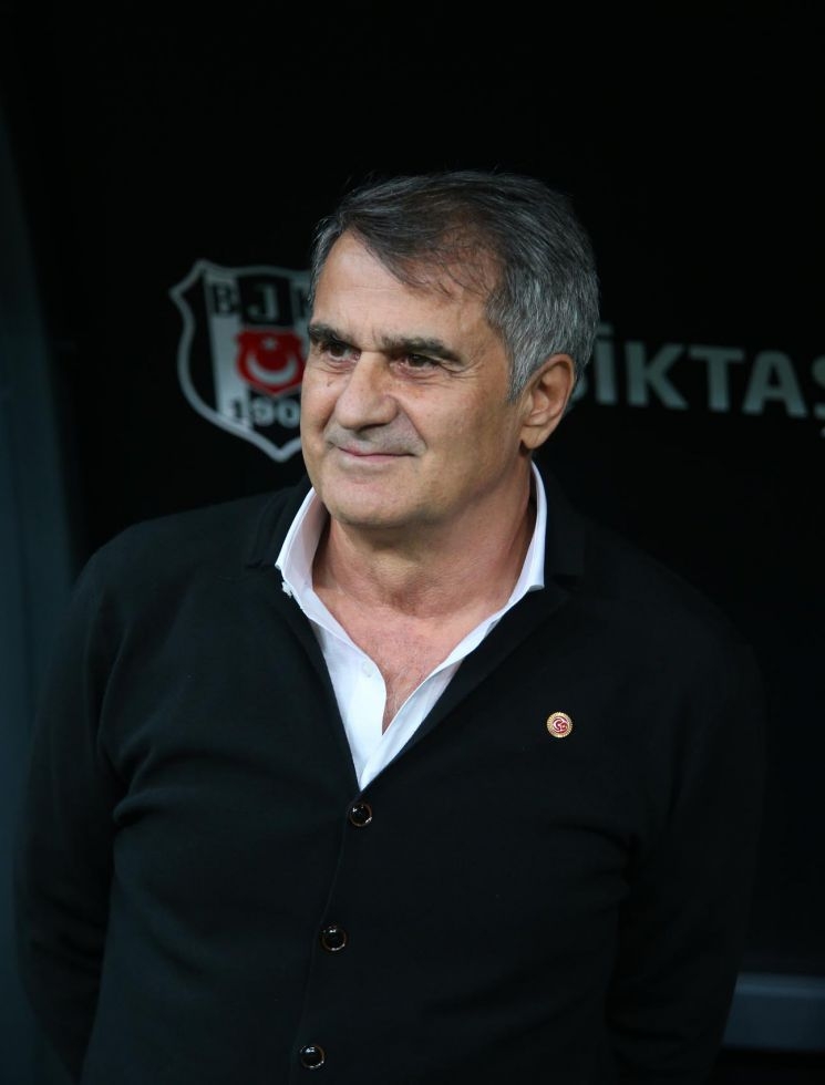 Beşiktaş - Çaykur Rizespor maçının ilk yarısından kareler - Görsel 1