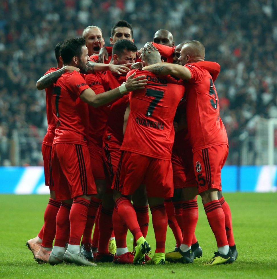 Beşiktaş - Çaykur Rizespor maçının ilk yarısından kareler - Görsel 14