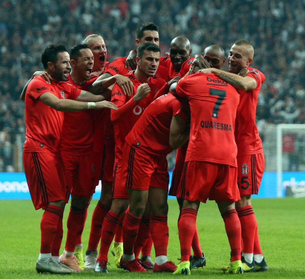 Beşiktaş - Çaykur Rizespor maçının ilk yarısından kareler - Görsel 15