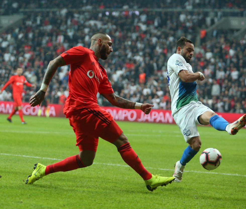 Beşiktaş - Çaykur Rizespor maçının ilk yarısından kareler - Görsel 9