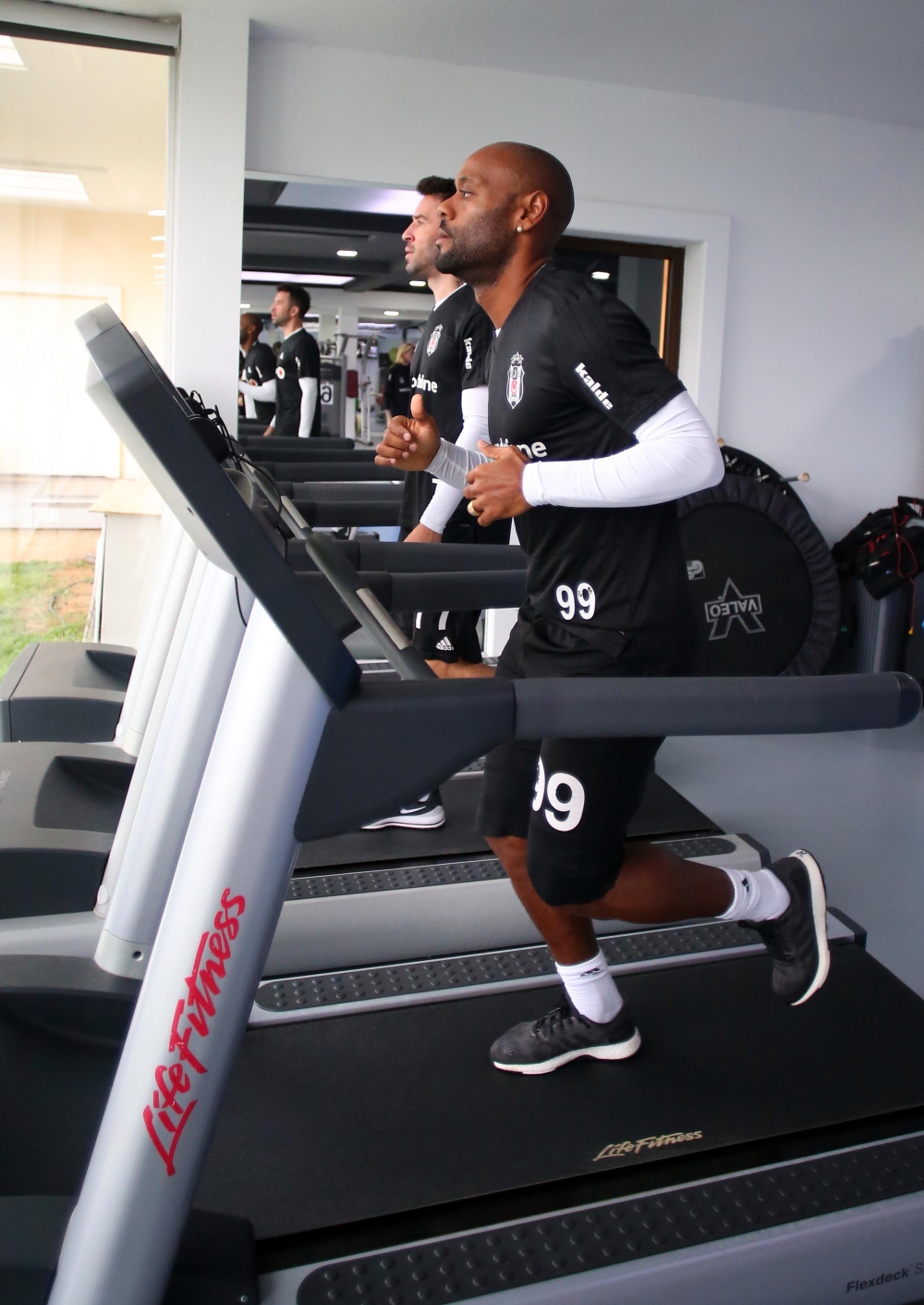 Beşiktaş salonda çalıştı - Görsel 7