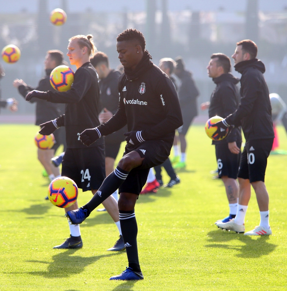Beşiktaş'ın yeni transferi Mirin ilk antrenmana çıktı - Görsel 10