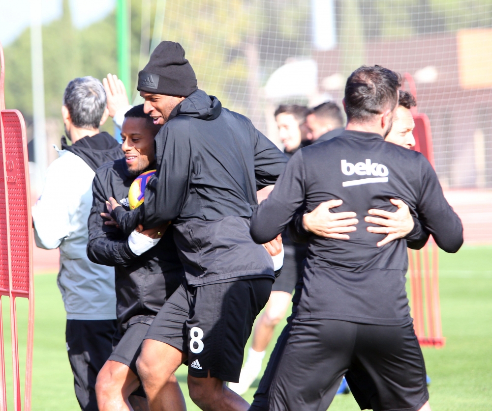 Beşiktaş'ın yeni transferi Mirin ilk antrenmana çıktı - Görsel 12