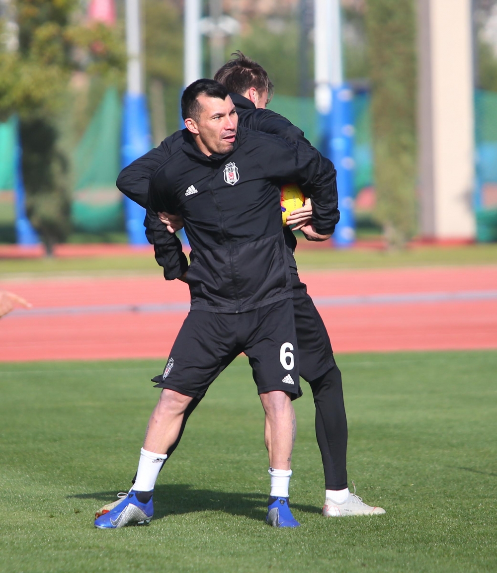 Beşiktaş'ın yeni transferi Mirin ilk antrenmana çıktı - Görsel 15