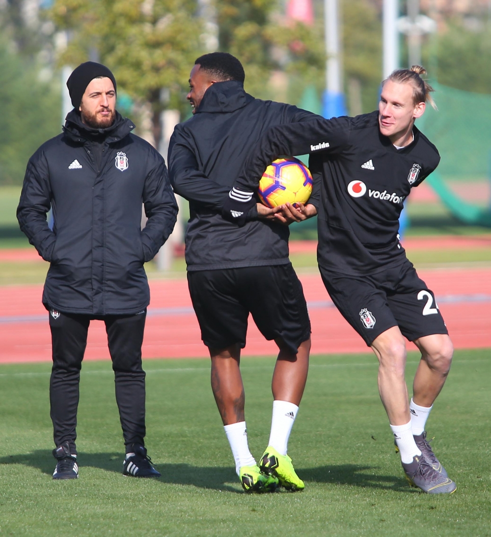 Beşiktaş'ın yeni transferi Mirin ilk antrenmana çıktı - Görsel 18