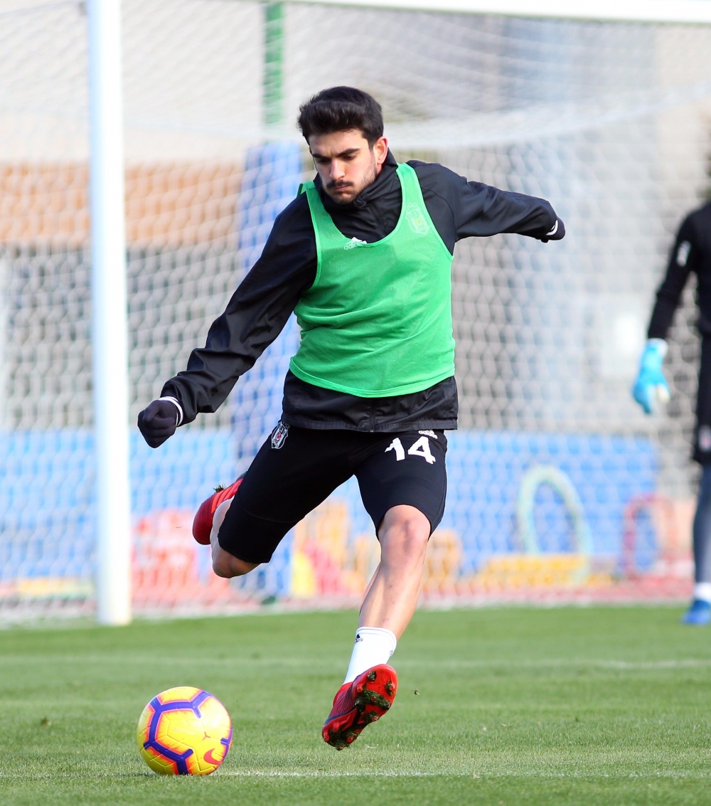 Beşiktaş'ın yeni transferi Mirin ilk antrenmana çıktı - Görsel 24